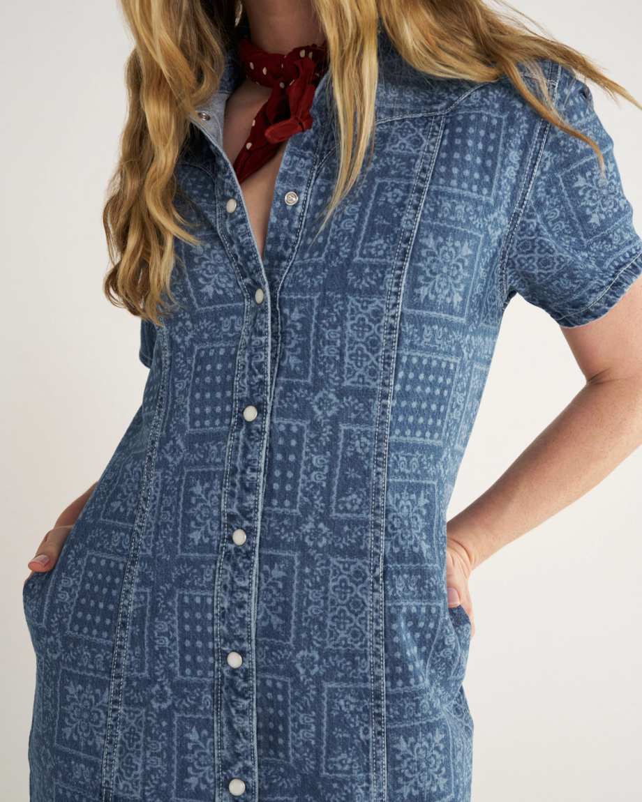 Women's Short Sleeve Mini Pearl Snap Dress - Image 5